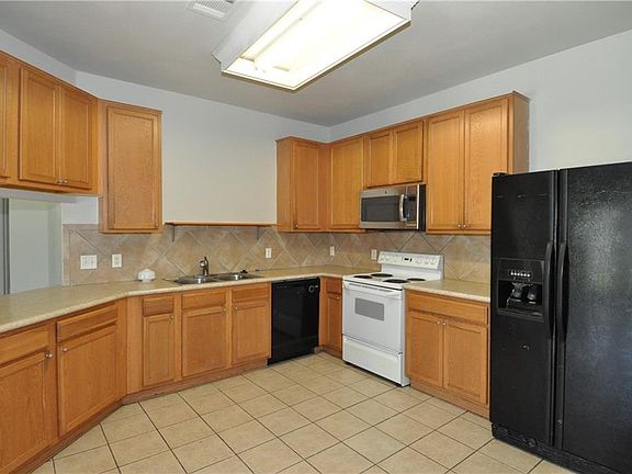4th image of 1725 E Mesa Park Cv
