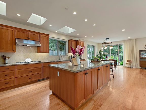 5th image of 512 Lockewood Ln