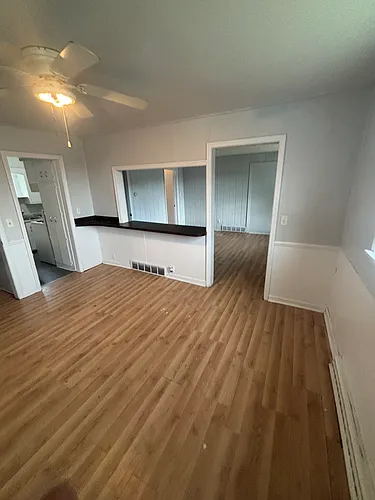 901 N Henry St Photo 1