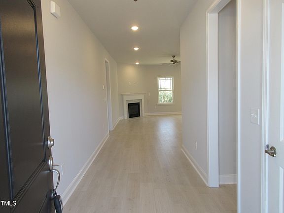 3rd image of 211 S Cousins Ct