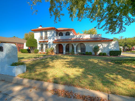 Different angle of front, yo