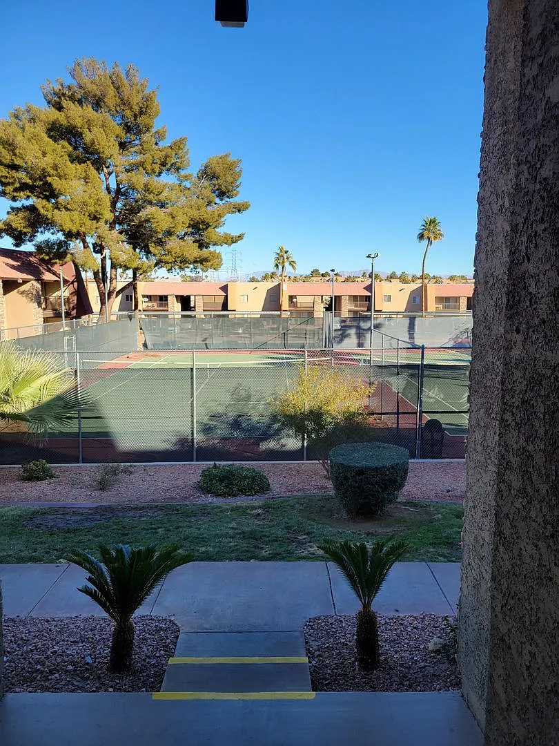 Bella Villa Guard Gated Condo — Photo 4