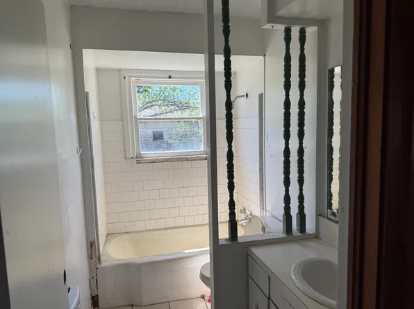 31 E 33rd St, San Angelo, TX 76903