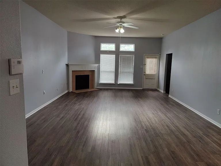 14123 Curry Creek Ln — Photo 15
