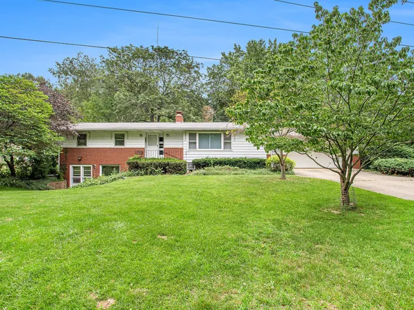 14667 E River Rd, Buchanan, MI 49107
