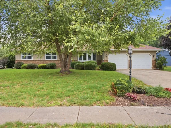 110 Naden Ct, Yorkville, IL 60560
