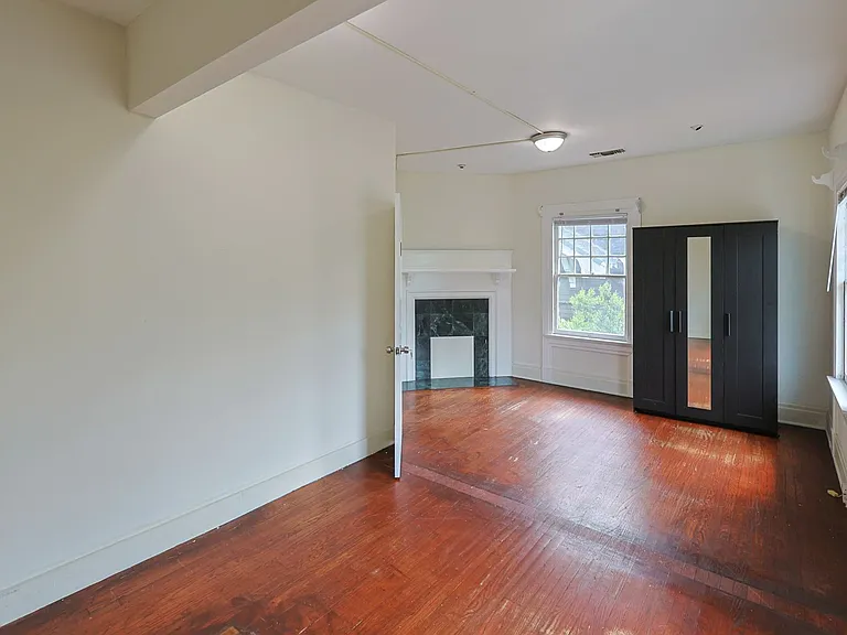 1179 W 28th St — Photo 18