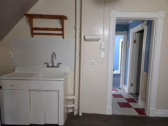 5th image of 626 Lansing St