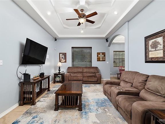 4th image of 2311 Yellow Rose Dr