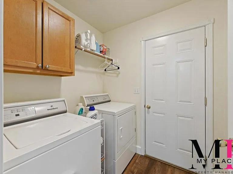 1331 NE Brenda Dr — Photo 17