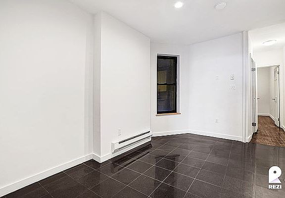 3rd image of 326 W 49th St APT 3FE