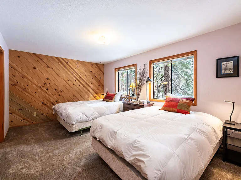 7995 Forest Glen Dr — Photo 13