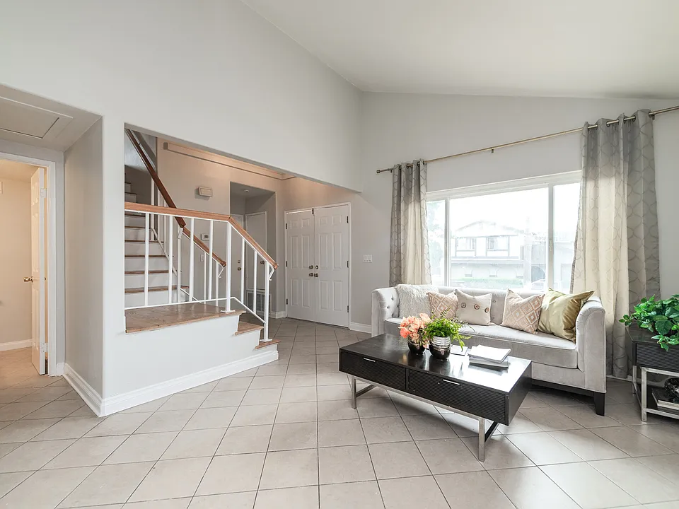 2400 S Ridgewood Dr #2