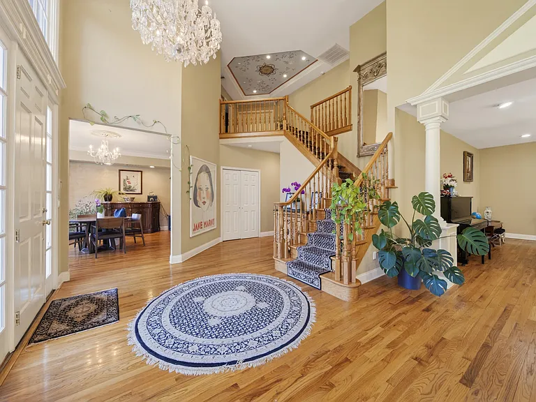 2 Tappanwood Dr — Photo 3