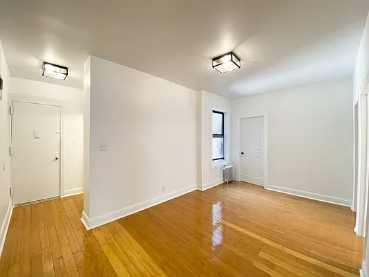 Rented by Shamco Management Corp | media 33