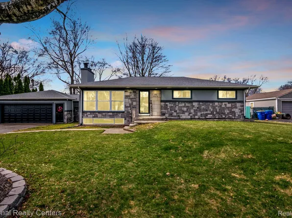 1385 Hira St, Waterford, MI 48328