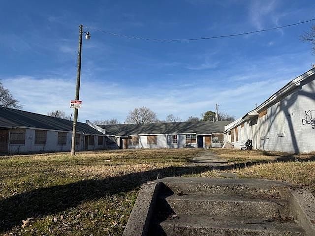 1st image of 340 S Parkway Blvd