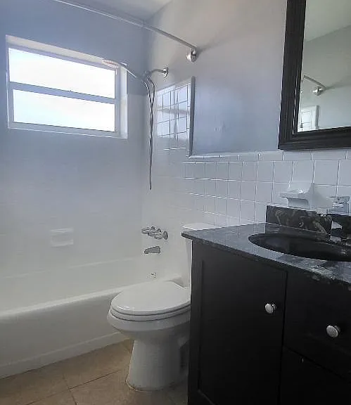 5240 NE 14th Way — Photo 7