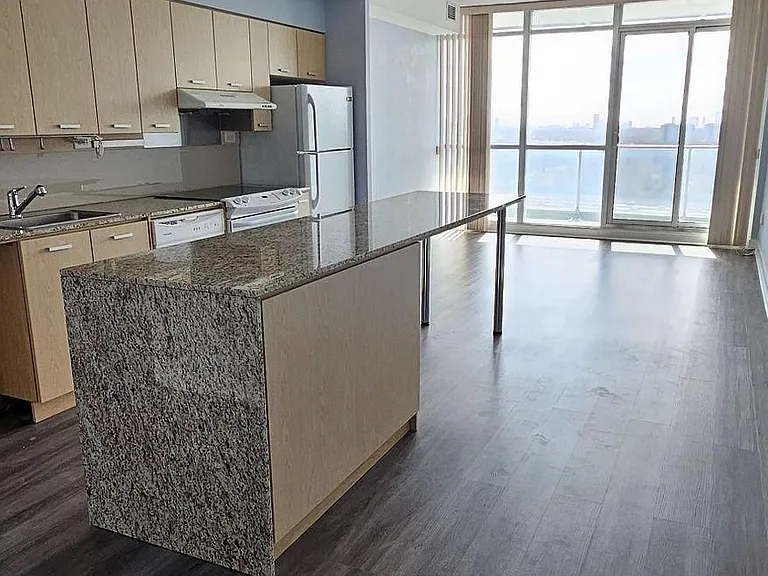 29 Singer Ct #2011 — Photo 4