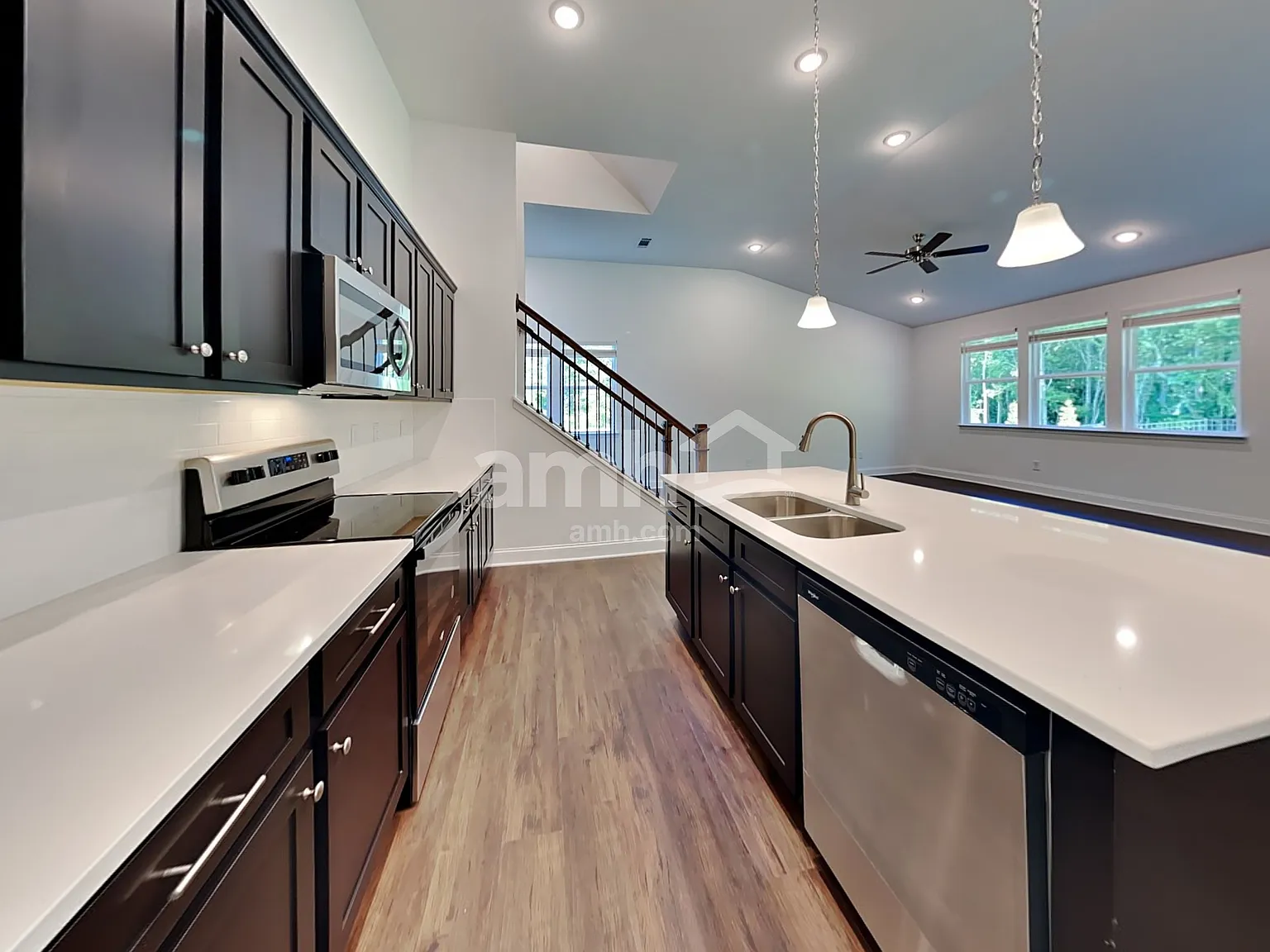 5 bed, 4.0 bath, 2714 sqft, $2,900 — Photo 4