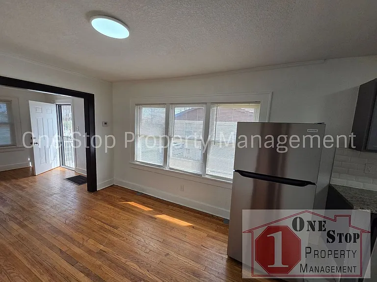 1813 E 85th St — Photo 6