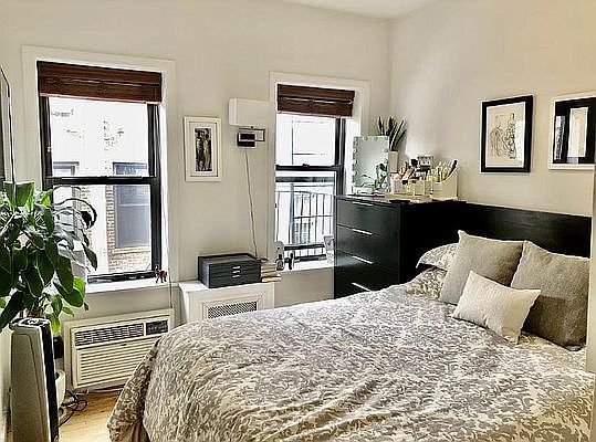 3rd image of 510 Hudson St #33