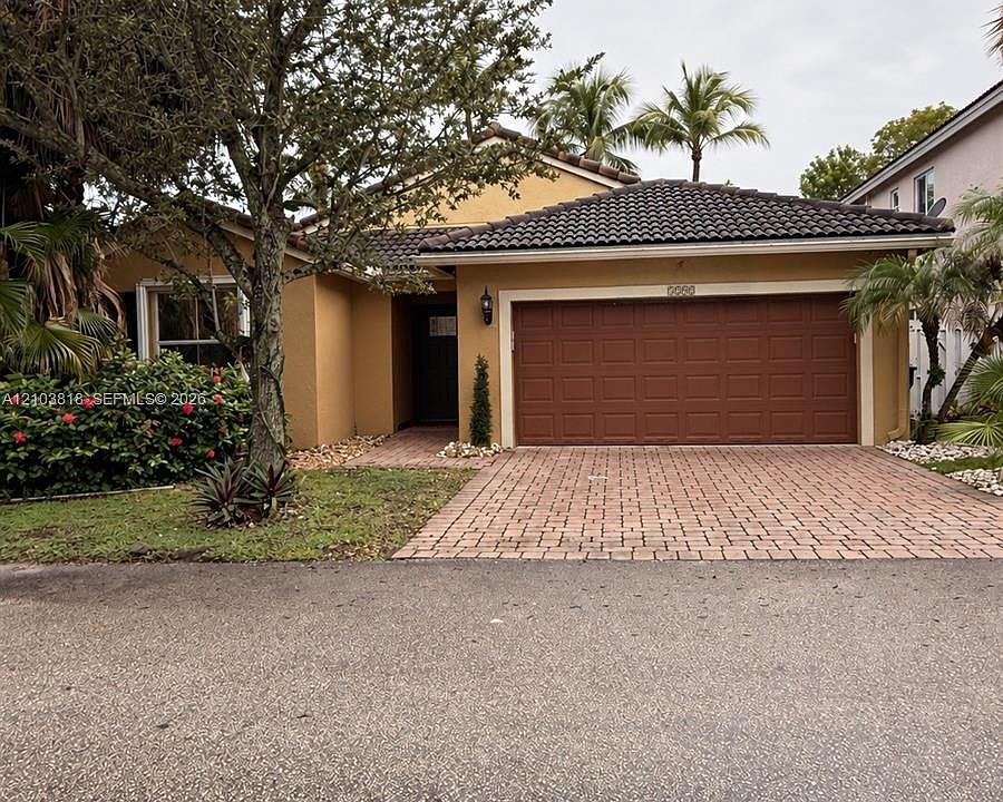 1st image of 5292 SW 38th Ave