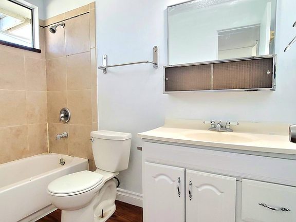 5th image of 667 Glenfinnan Ave APT B