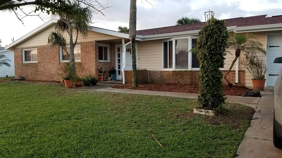 Building Photo - 206 Ormwood Dr