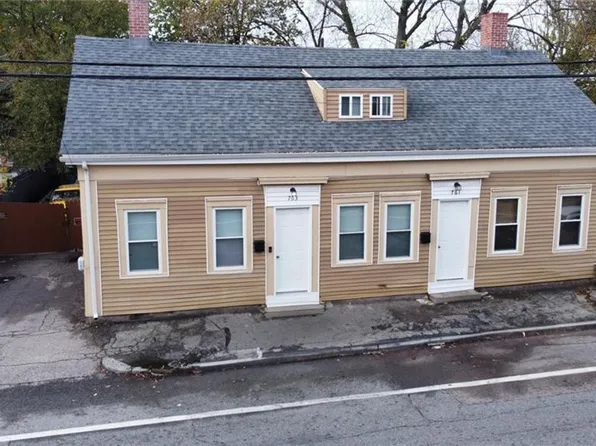 761 Dyer Ave, Cranston, RI 02920