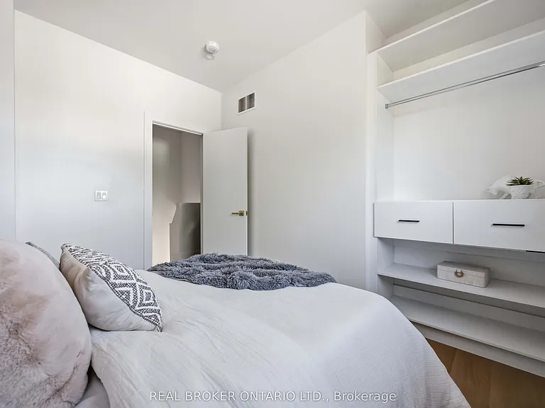 102 Boultbee Ave #B — Photo 26