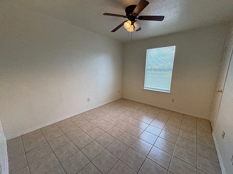 1712 Benttree Dr — Photo 14