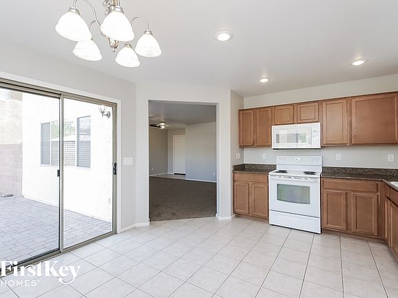5th image of 394 W Jersey Way
