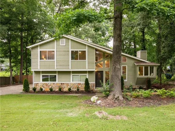 2230 Brookstone Dr, Lithia Springs, GA 30122