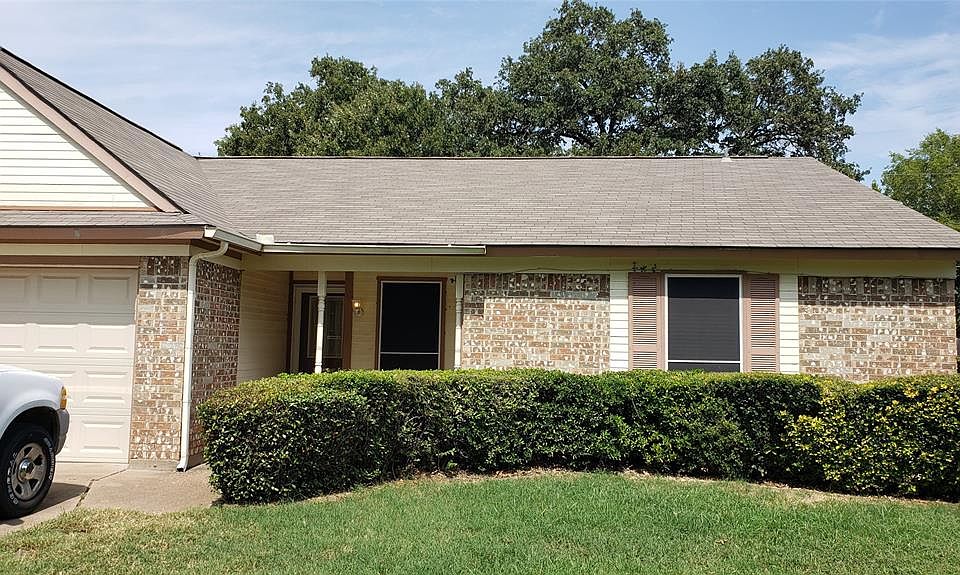 1st image of 4007 Hideaway Dr