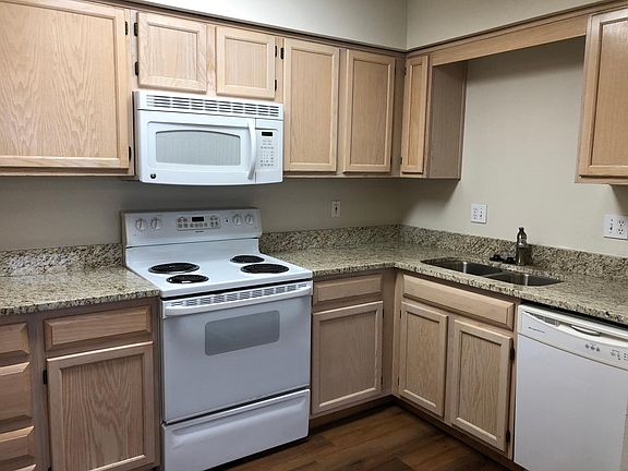 2nd image of 4616 NE Whispering Winds Dr