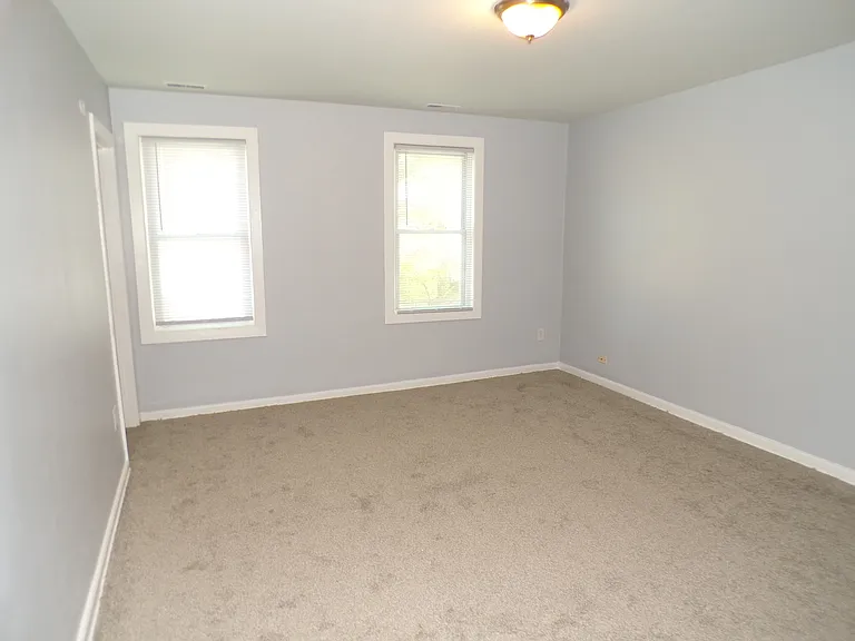 10800 S Hoxie Ave #2F — Photo 2