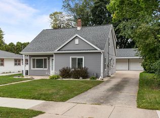 724 Mitchell St, Neenah, WI 54956