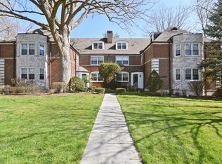 3 Sentry Pl APT 2D, Scarsdale, NY