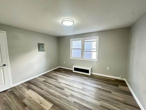 5th image of 478 Tremont Ave APT 3