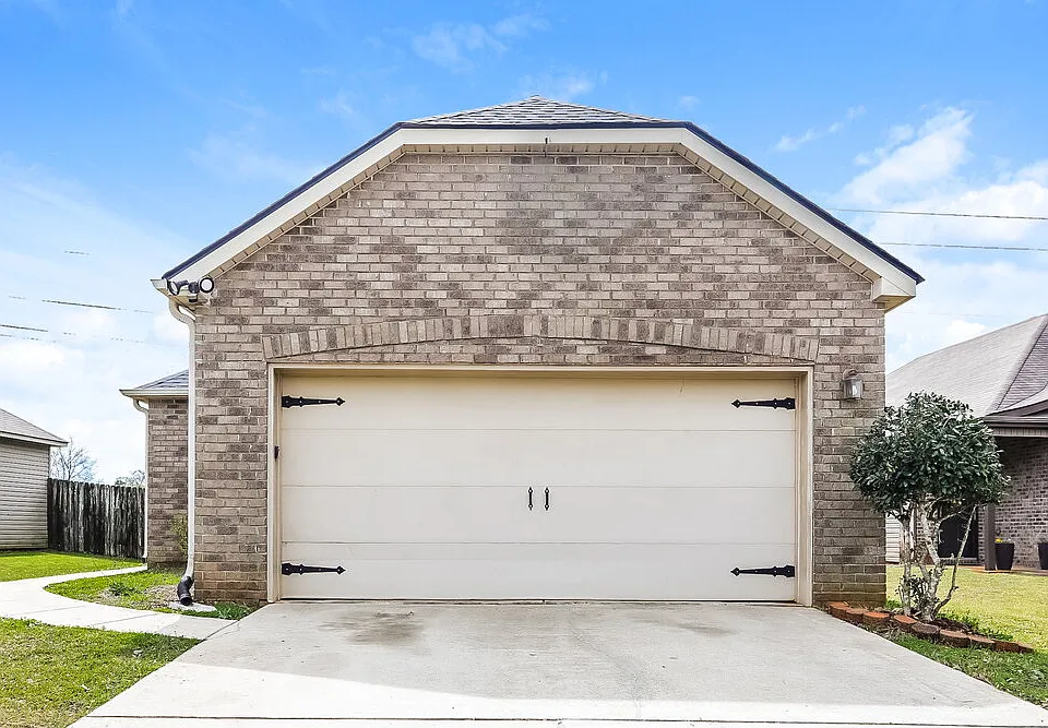 4624 Rosser Loop Dr