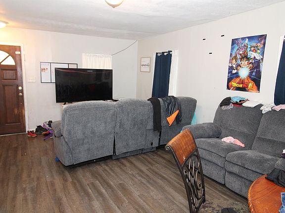 3rd image of 627 N Atchison St