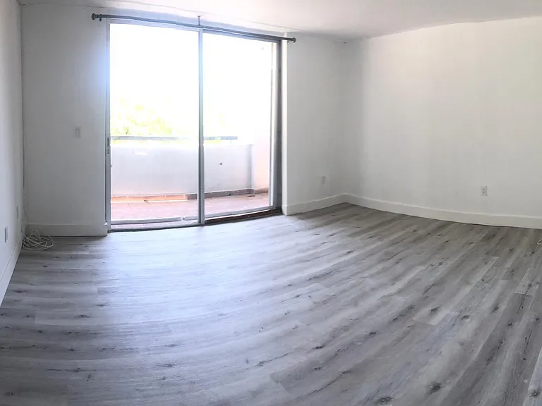 7440 Harding Ave #202 — Photo 6