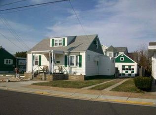 121 E Monterey Ave, Wildwood Crest, NJ 08260