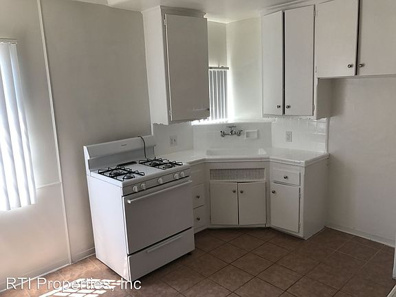 5th image of 5632 Edgemar Ave