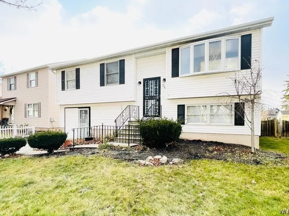 56 Rebecca Park, Buffalo, NY 14207