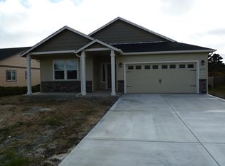 2627 Lincoln Ave SW, Bandon, OR 97411