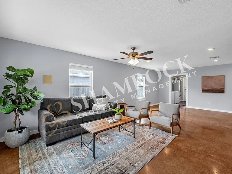 1107 Primrose Dr — Photo 10