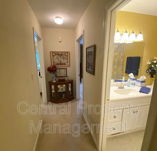 4724 Coach Hill Dr — Photo 36