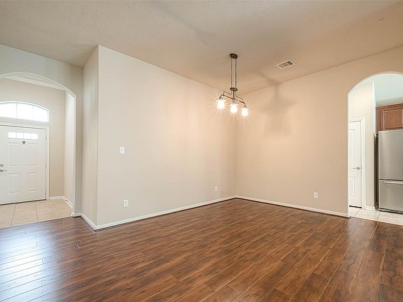 3rd image of 18903 Pinewood Point Ln